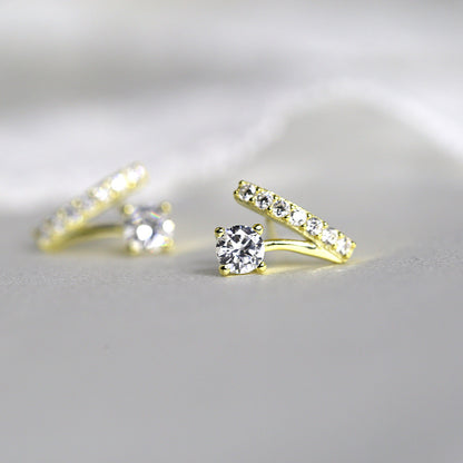 V-shaped zircon earrings